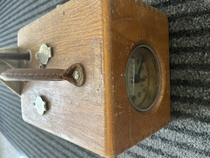 BENZING Brieftauben - Holzkastenuhr