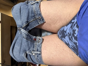 Hose und Slip bis zum Knie runter ziehen bringt dir 50 Euro 