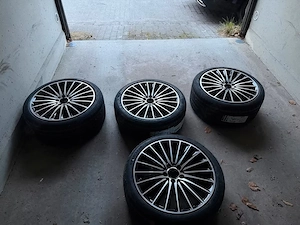 Sommerreifen W 206 Original AMG Felgen 19  ( Nagelneu )