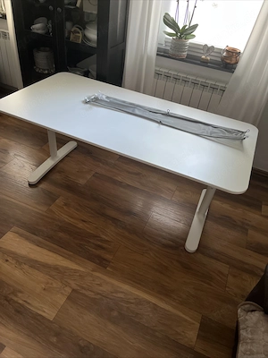 Ikea Schreibtisch Ikea Schreibtisch 160x80 cm weiß manuell höhenverstellbar im sehr gutem Zustand 