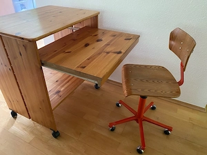 Retro - Computertisch mit Schreibtischstuhl in Orginallackierung