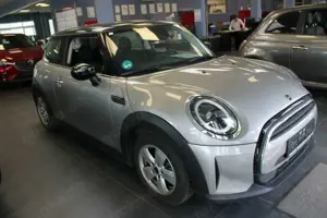 MINI Cooper Aut. Essential Trim