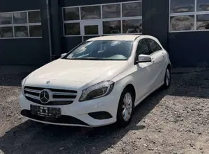 Mercedes-Benz A 180 A 180 BlueEfficiency I Bi-Xenon I Audio 20 I aktiver I Park-Assist I Licht- und 