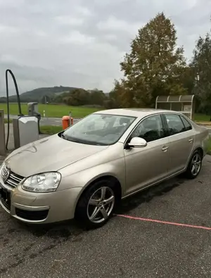 Volkswagen Jetta 2.0 FSI Automatik Sportline