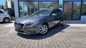 Mazda 3 Center-Line