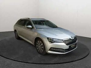 Skoda Superb Combi 2.0TDI DSG Stxle Matrix Navi Rear View ACC 4 Bild 3