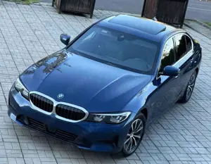 BMW 330 e Hybrid Sport Line