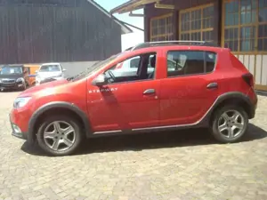 Dacia Sandero Essentiel Klima 8x Bereift Radio-Navi Rückfahrkamera