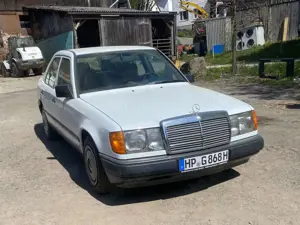 Mercedes-Benz 200 W 124