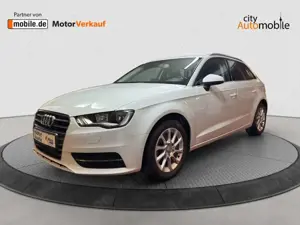 Audi A3 Sportback attraction/1.HAND/PDC/SHZ/BT-Audio