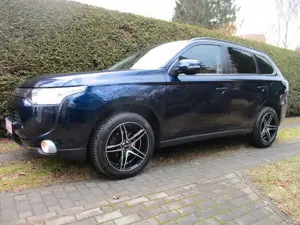Mitsubishi Outlander 2.0 Invite *2.Hand  Scheckheft*