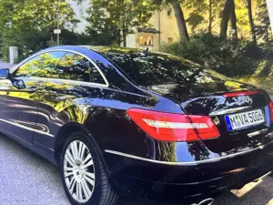 Mercedes-Benz E 350 CGI Coupe BlueEFFICIENCY 7G-TRONIC Elegance