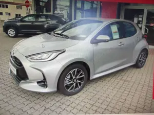 Toyota Yaris Hybrid 116 1.5 VVT-i Teamplayer Comfort Paket*