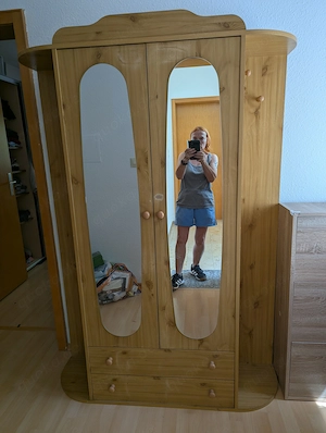 Flurschrank zu verschenken 