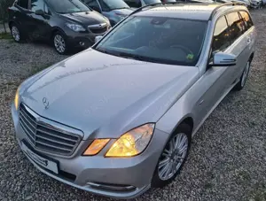 Mercedes-Benz E 300 T CGI 4Matic Automatik  1.HAND/ TOP AUSST.
