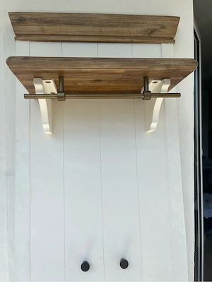 Garderobe und spiegel