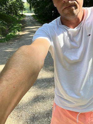 16Uhr Ich laufe nackt in den Wald... kommt einfach und trstet die 20x5bcm