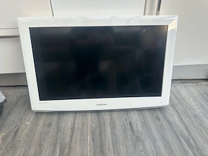 ...Samsung HD TV 32 Zoll 80cm Diagonale...