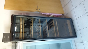 UMZUG: Luxus Whirlpool Weinkühlschrank beleuchtet