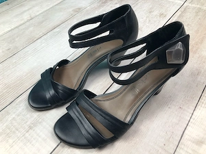 Elegante Tamaris Sandaletten   Pumps in Schwarz   Gr. 38