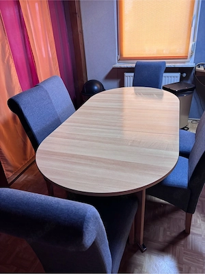 Esstisch (ausziehbar) mit 6 bequemen Stühlen
