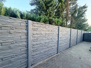 Betonzaun aus Polen mit Montage in Deutschland   direkt vom Anbieter