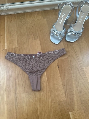klebrige unterhose 