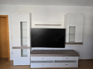 Moderne Wohnwand in weiß - gebraucht