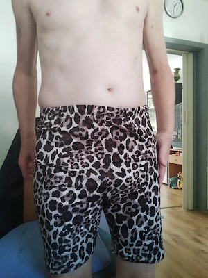 Geiler Senior sucht Mann der sich gerne einen Handjob oder Blowjob machen lässt 
