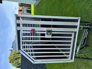 Schmidt Hundebox, Fallenschloß, Fluchttür