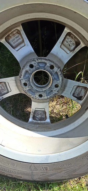 4 Alufelgen für Mazda 3. Einbisschen kurz gebraucht. Für alle zusam en nur 260 eu. Bild 2