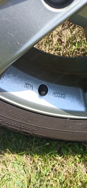 4 Alufelgen für Mazda 3. Einbisschen kurz gebraucht. Für alle zusam en nur 260 eu. Bild 4