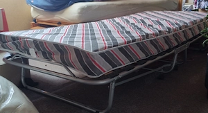 Gästebett klappbar 90x200 cm   NEU & unbenutzt (mit Metallfedern)