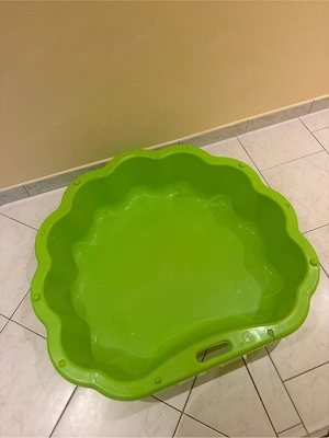 Sandkasten zu verschecken 