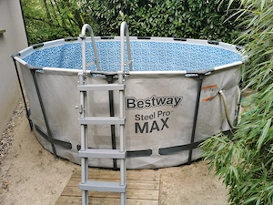 Gebrauchter Aufstellpool Bestway Steel PRO Max