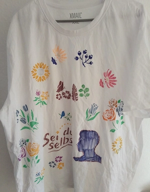 gestaltenes t Shirt zu verkaufen abzuholen in Westercelle kein Versand möglich Bezahlung vor Ort 