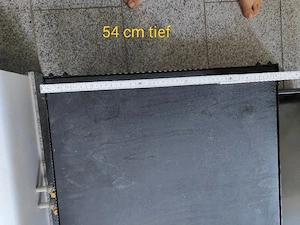 Schwarzer Waschmaschinenunterbau Bild 4