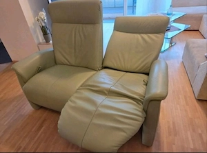 Ledergarnitur bestehend aus 2.5 Sitzer, 2 Sitzer (mit separater Relaxfunktion für beide Seiten) sowi