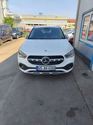 Mercedes-Benz GLA 180 7G-DCT Style