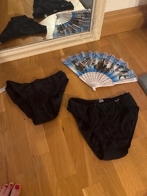 2 klebrige verschitzte höschen 