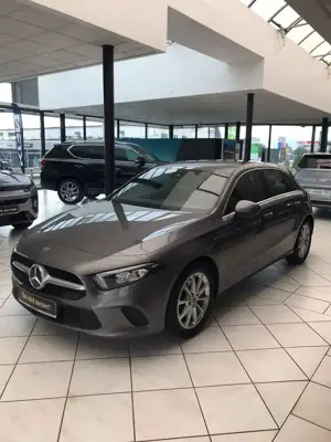 Mercedes-Benz A 200 Progressive AHK MBUX LED RFK Navi PDC