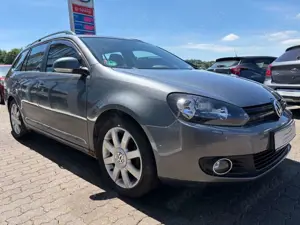 Volkswagen Golf VI 1.6 TDI*NAVI*KLIMAA-*ALU*BLUETOOTH*AHK*