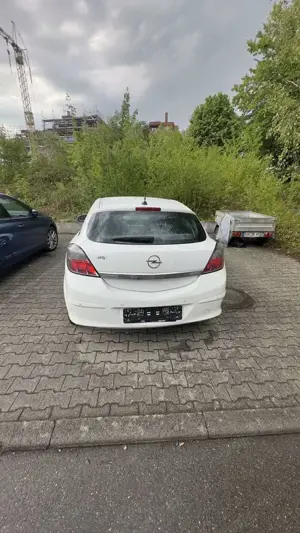 Opel Astra 1.6 16V Coupe GTC sport Bild 5