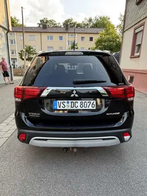 Mitsubishi Outlander 2.2 di-d cleartec Instyle 4wd 7p.ti Bild 4
