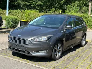 Ford Focus 1.5 Turnier Titanium/Kamera/Navi/Leder
