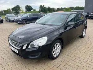 Volvo V60 Kombi Kinetic 2.Hand,Navi,Leder