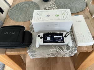 Asus ROG Xbox Ally RC73YA Tragbare Spielekonsole, Ryzen Z2, Bazzite White, 16 GB RAM