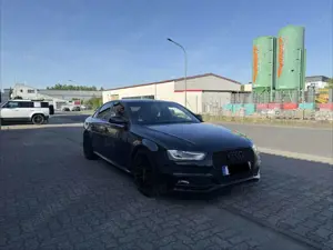 Audi A4 Attraction / CarPlay / 19“