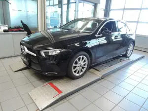 Mercedes-Benz A 250 e Progressive*8G*LED*Panorama-SD*Kamera*