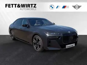 BMW 760 M760e xDrive Inkl. € 1.190 Zubehörbonus*|*FrozenDe
